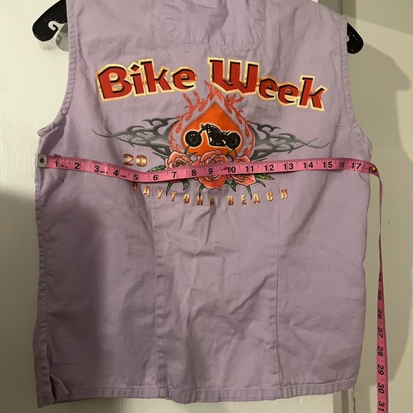 Daytona Beach Bike Week Lavender Button Down Top (Not Harley Davidson) - Picture 4 of 4